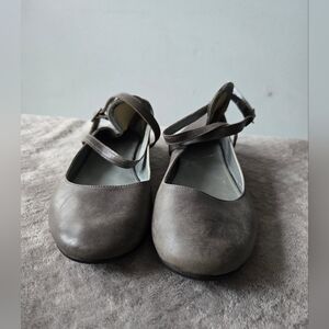 Garnet Hill Leather Gray Flats